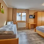 Appartementhaus Karin * ויהופן