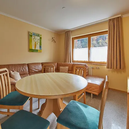 Appartementhaus Karin * Фихофен